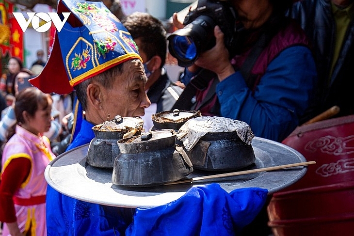 Жители деревни Тхикам приняли участие в конкурсе приготовления риса