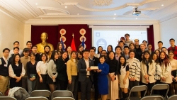 Общество вьетнамских студентов во Франции отметило 18-летие со дня своего  основания