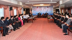 Руководство провинции Камау поздравило жителей провинции  Кхаммуон (Лаос) с традиционным праздником Бунпимай