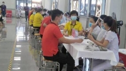 Вакцинация против COVID-19 для граждан Китая, работающих в индустриальном парке «Вьетнам — Сингапур»