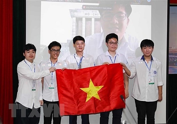 Вьетнамские  ученики завоевали медали на международных олимпиадах 2021 года