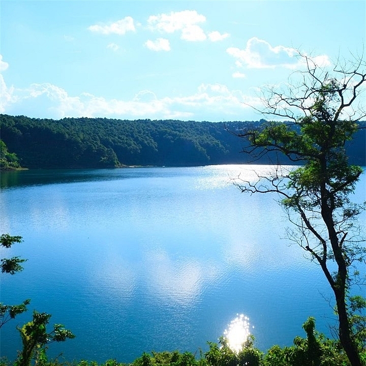 Живописный пейзаж  самого красивого природного озера Центрального нагорья