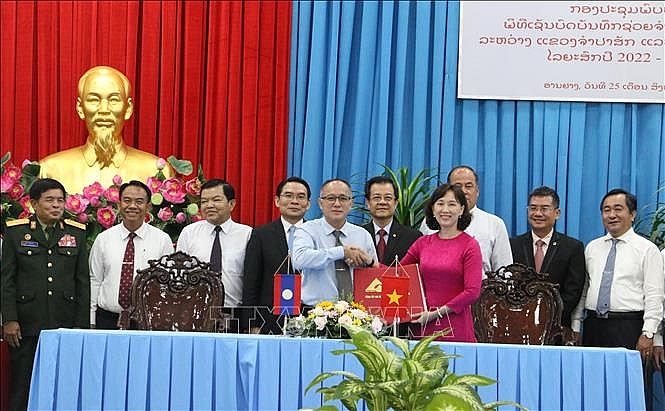 Провинция Анзянг содействует всестороннему сотрудничеству с провинцией Тямпасак  Лаоса