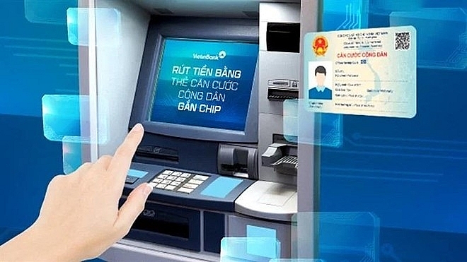 В Ханое появятся банкоматы, позволяющие снимать деньги с помощью удостоверения личности нового образца (с установленным чипом)