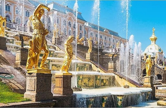 Красота  самых красивых фонтанов в  России