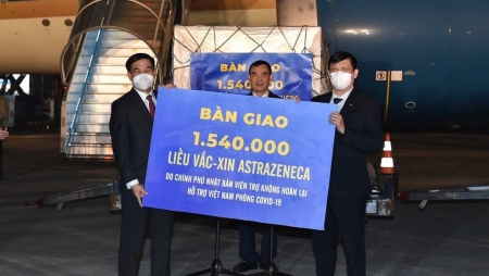 Япония передала Вьетнаму более 1,5 млн. доз вакцины Astrazeneca
