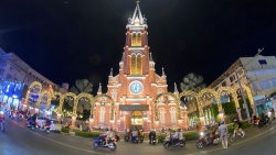 Церкви и торговые центры Хошимина украшают к Рождеству