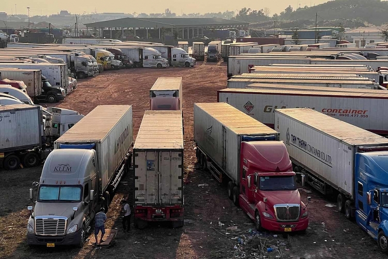 Китай приостановил импорт товаров через пограничный пункт Монгкай