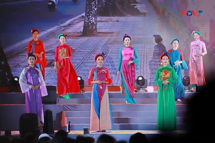 Популяризация вьетнамского платья аозай за рубежом