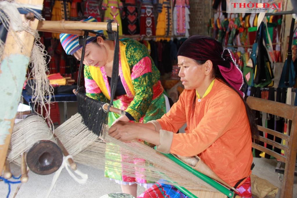 Кооператив «Лань Чанг» создает рабочие места для многих женщин-монголок из трудных условий. (Фото: Тхань Луан)