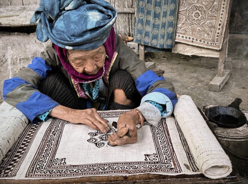 Ткацкая деревня Лунгтам — место, где льняные нити рассказывают историю каменного плато Донгван Ткацкая деревня Лунгтам — место, где льняные нити рассказывают историю каменного плато Донгван