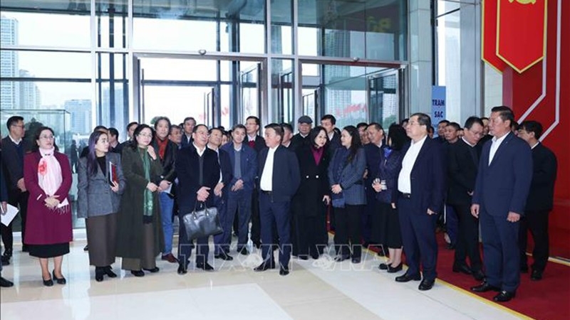 Постоянный член Секретариата ЦК КПВ проверил подготовку к XIV съезду Партии Постоянный член Секретариата ЦК КПВ проверил подготовку к XIV съезду Партии