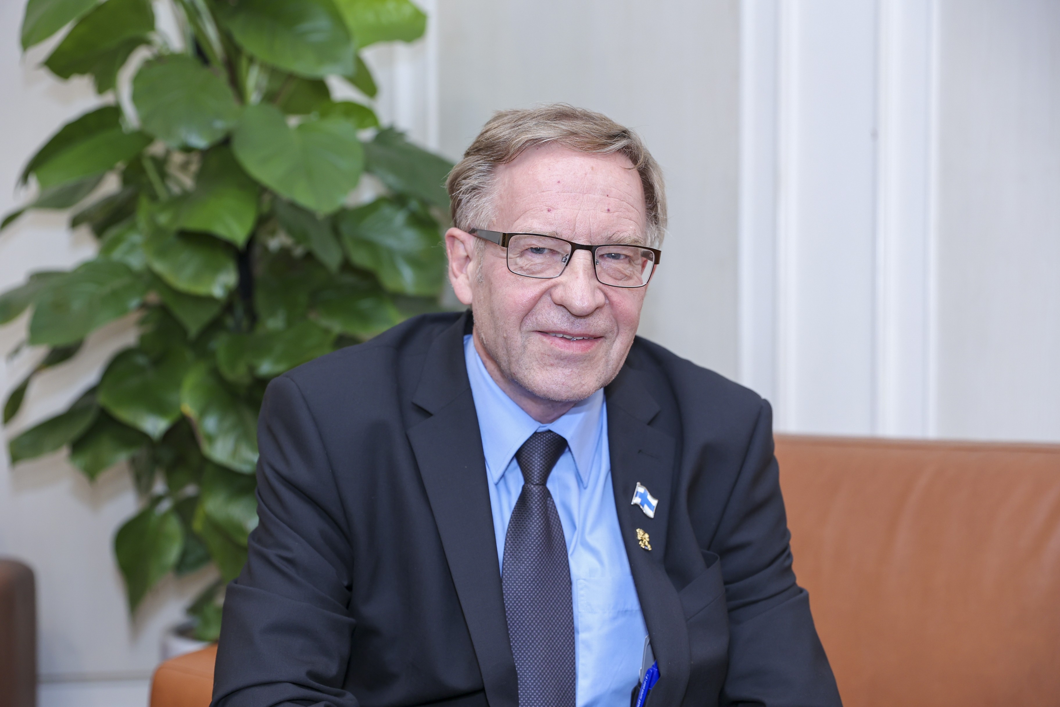 Финский учёный: Вьетнаму следует сделать экономику центральным приоритетом и повышать благосостояние народа Финский учёный: Вьетнаму следует сделать экономику центральным приоритетом и повышать благосостояние народа