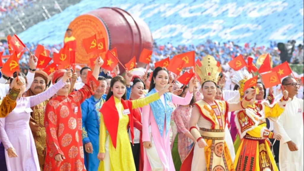 Политбюро утвердило 24 ноября Днём культуры Вьетнама и и национальным выходным