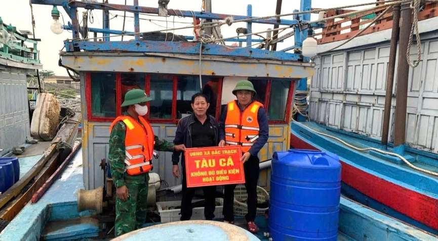 Провинция Куангчи создала 2 межведомственные группы контроля по борьбе с ННН-промыслом