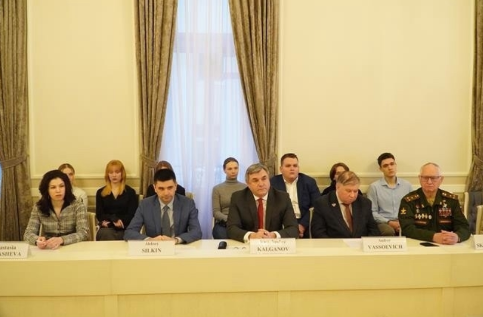 Власти Санкт-Петербурга провели семинар по итогам XIV съезда КПВ