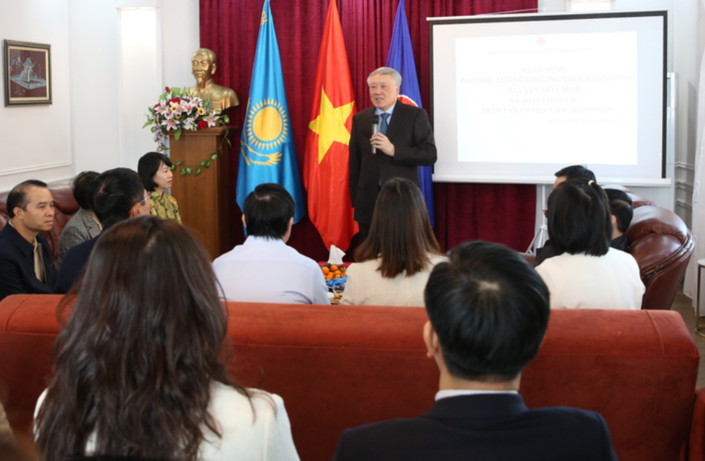 Вьетнам рассматривает опыт Казахстана при развитии Международного финансового центра