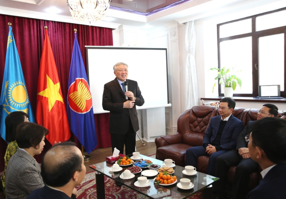 Вьетнам рассматривает опыт Казахстана при развитии Международного финансового центра