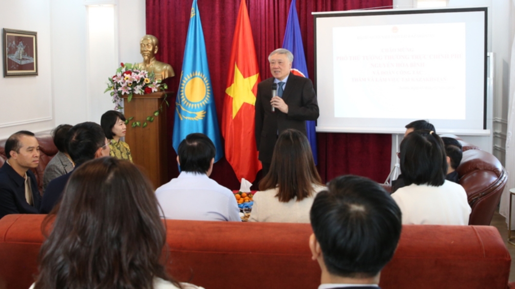 Вьетнам рассматривает опыт Казахстана при развитии Международного финансового центра