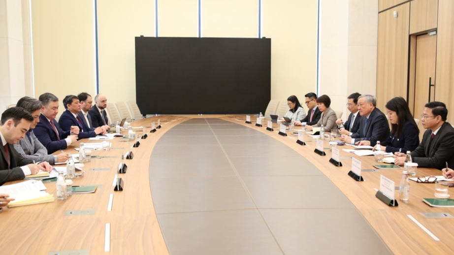 Укрепление сотрудничества Вьетнама и Казахстана в финансово-банковской сфере