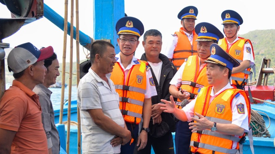 Проверка работы по борьбе с ННН-промыслом перед Тэтом и праздничные поздравления