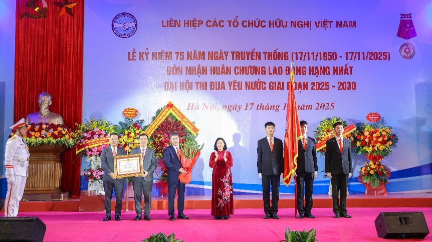 Народная дипломатия меняется, чтобы идти дальше вперед