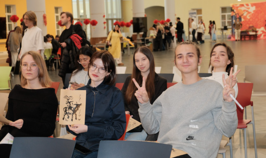 Вьетнамские студенты в Москве ярко отметили праздник 