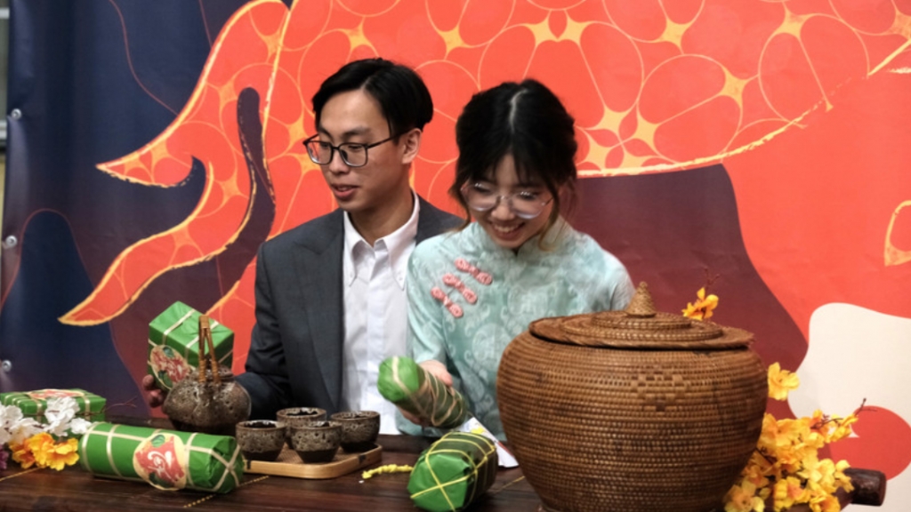 Вьетнамские студенты в Москве ярко отметили праздник 