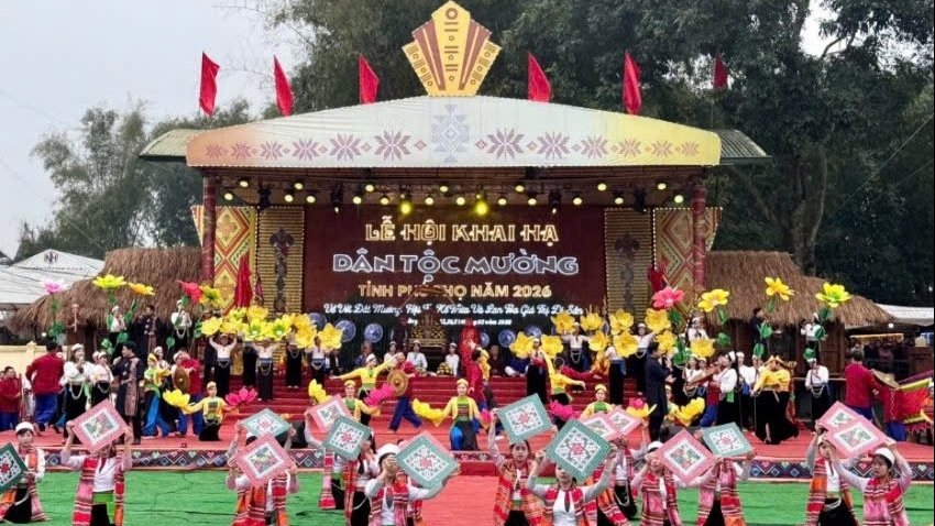 Фестиваль «Кхай ха» — праздник начала сельскохозяйственного года народности мыонг в Футхо