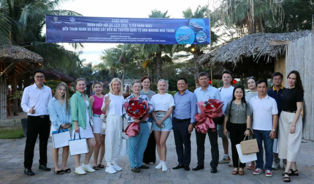В Кханьхоа проходит ознакомительный тур делегации Туристической ассоциации Урала В Кханьхоа проходит ознакомительный тур делегации Туристической ассоциации Урала