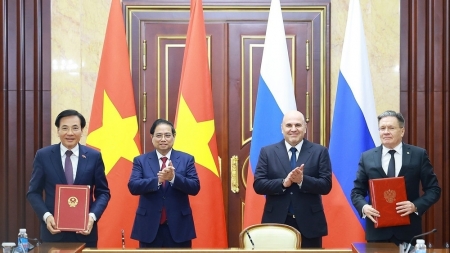 Церемония подписания соглашения о сотрудничестве в строительстве атомной электростанции между Вьетнамом и Россией