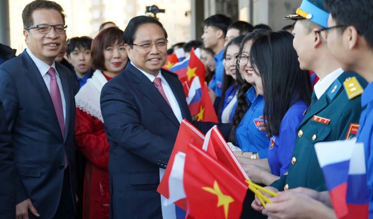 Премьер-министр Фам Минь Тьинь встретился с вьетнамской диаспорой в РФ