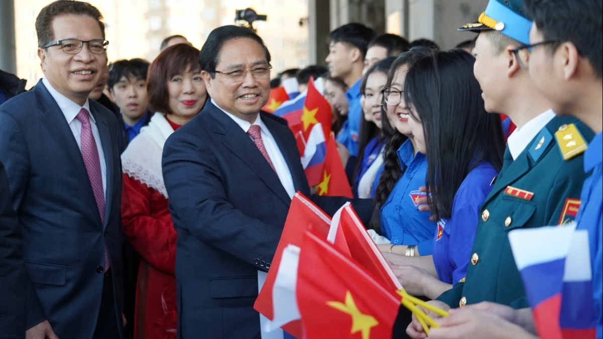 Премьер-министр Фам Минь Тьинь встретился с вьетнамской диаспорой в РФ