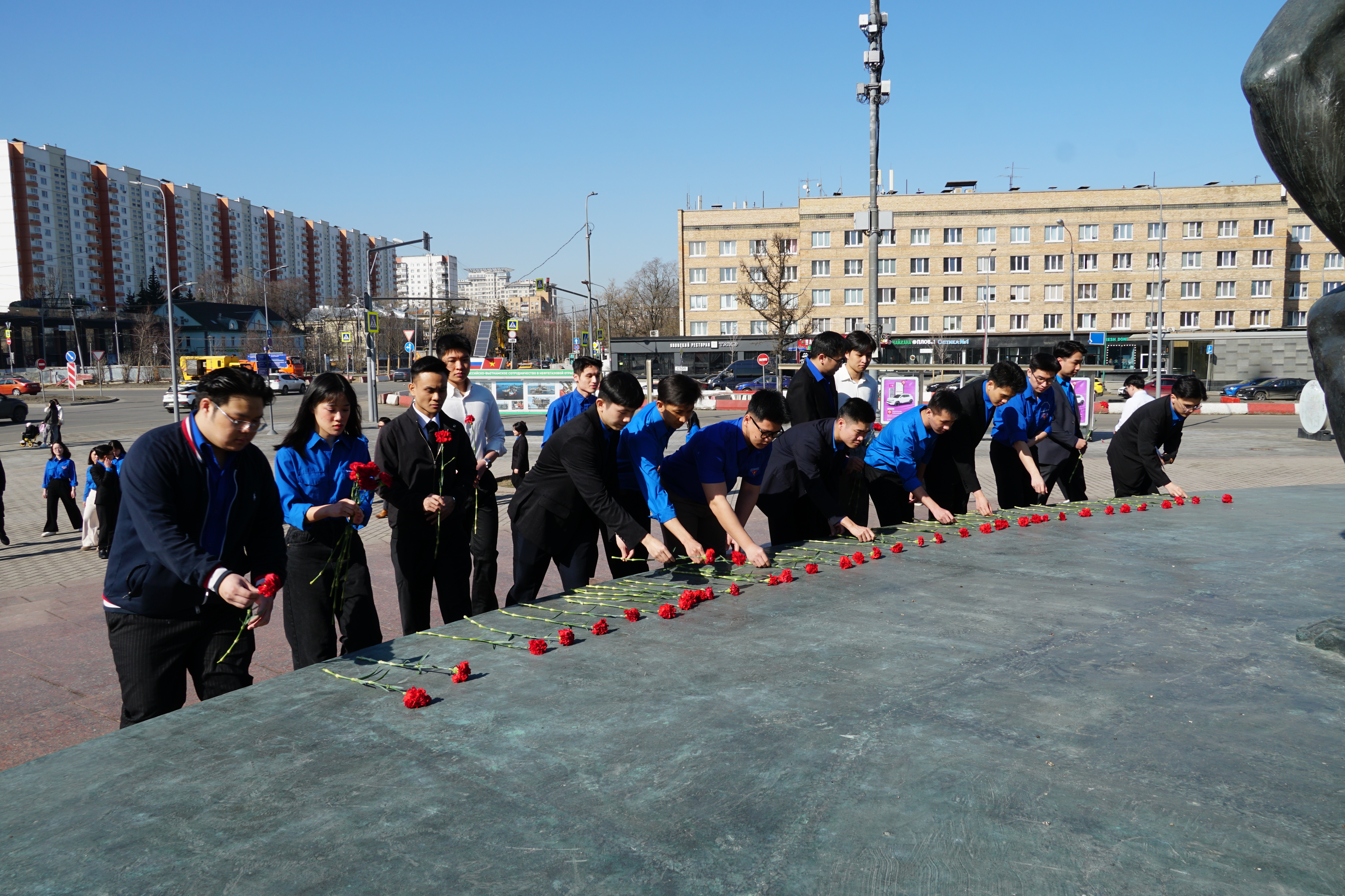 Вьетнамская молодежь в России: гордость традиций, уверенный шаг в будущее Вьетнамская молодежь в России: гордость традиций, уверенный шаг в будущее