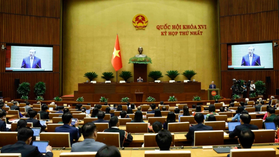 Много важных вопросов в первый рабочий день первой сессии Национального собрания созыва XVI