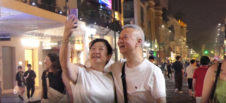 Ночной ритм Ханоя глазами иностранных туристов Ночной ритм Ханоя глазами иностранных туристов