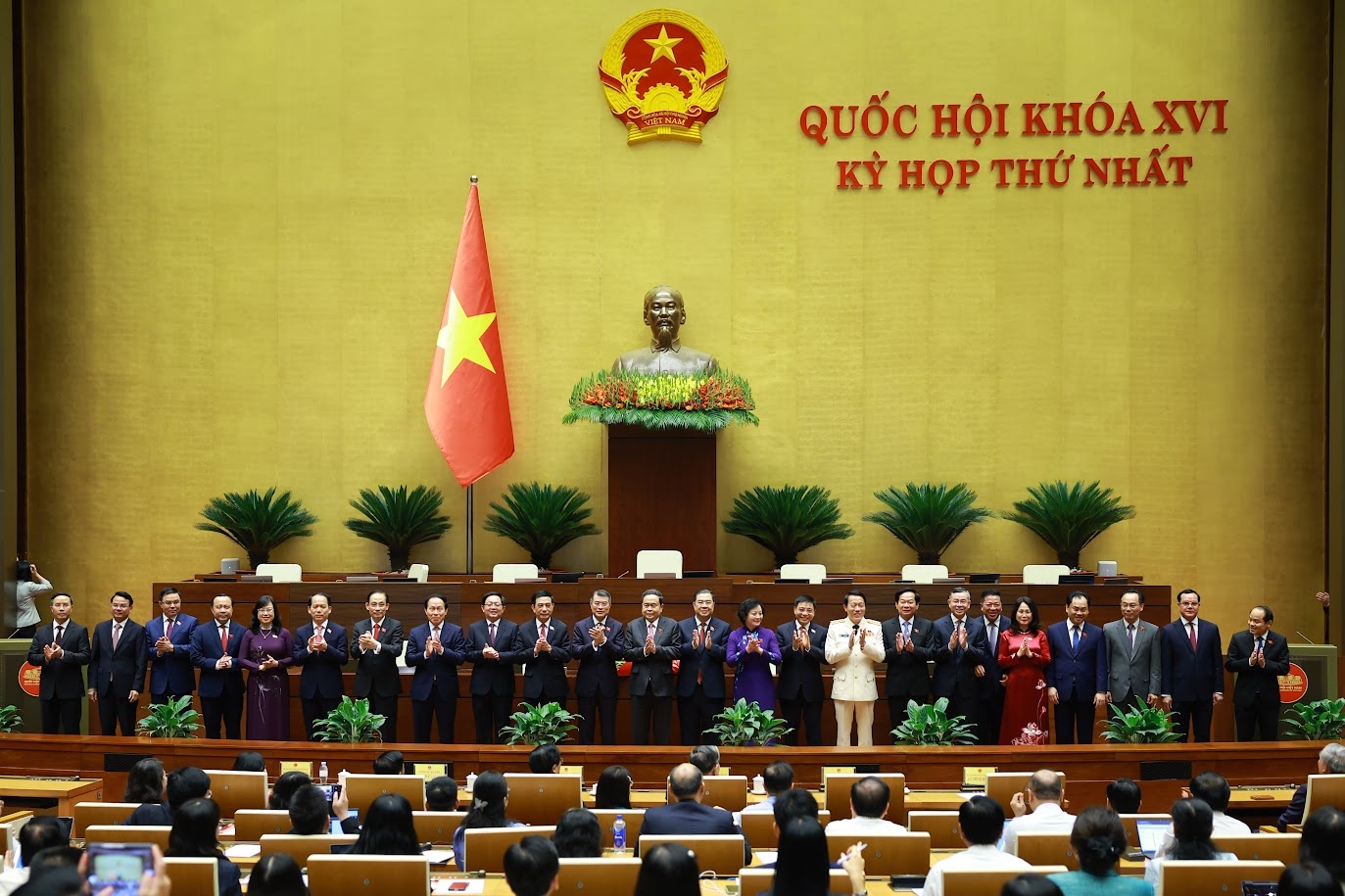 Вьетнамцы за рубежом поддерживают и выражают доверие новому руководству