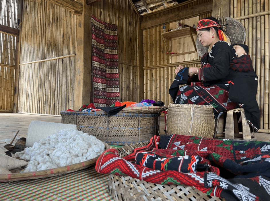 Деревня «Банмэй» — пространство, где этнические общины живут вместе Деревня «Банмэй» — пространство, где этнические общины живут вместе
