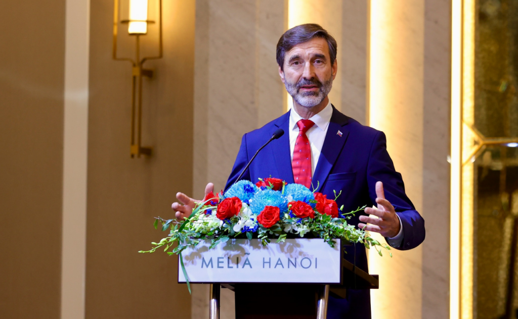 Развитие связующей нити между народами Вьетнама и Словакии Развитие связующей нити между народами Вьетнама и Словакии