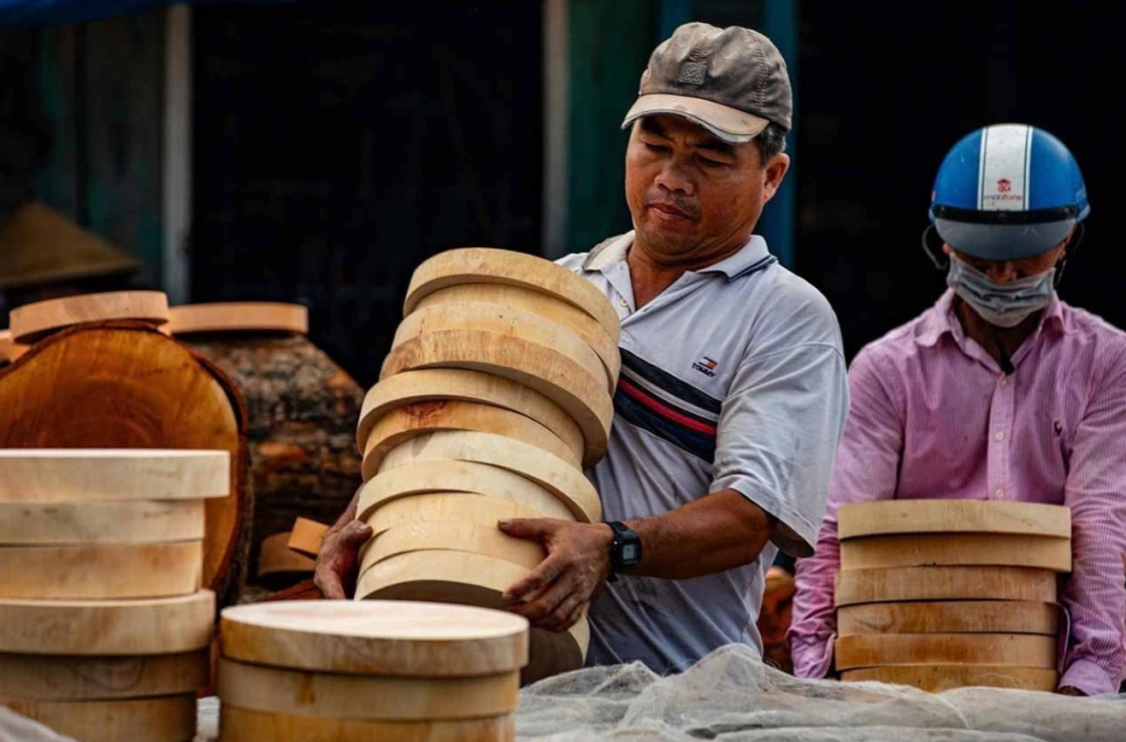 Деревня деревянных разделочных досок Диньан: традиция, ставшая брендом Деревня деревянных разделочных досок Диньан: традиция, ставшая брендом