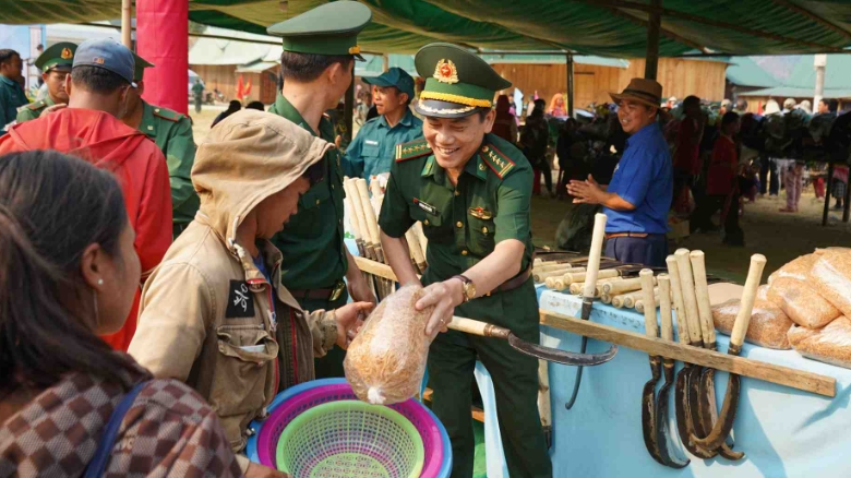Праздник Бунпимай укрепляет вьетнамско-лаосскую солидарность в приграничном районе