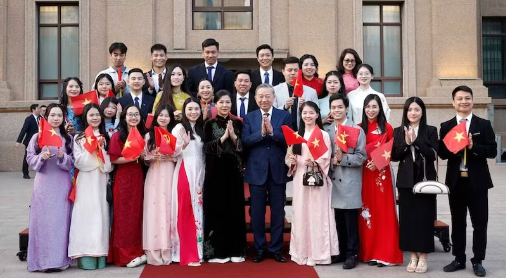 Генсекретарь, Президент То Лам встретился с представителями вьетнамской диаспоры в Китае