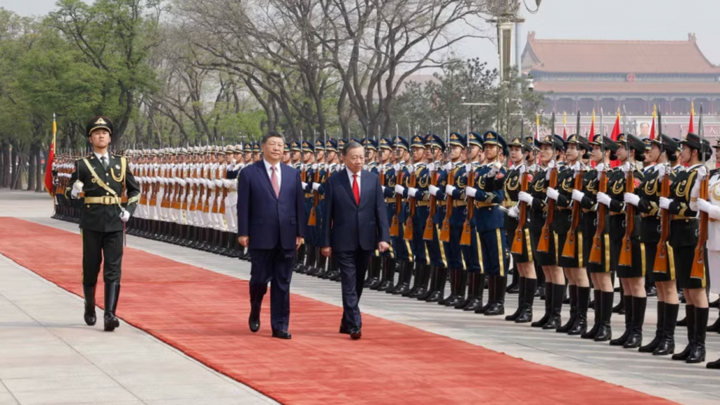 Генеральный секретарь, Председатель КНР Си Цзиньпин провёл официальную церемонию встречи Генерального секретаря, Президента государства То Лама