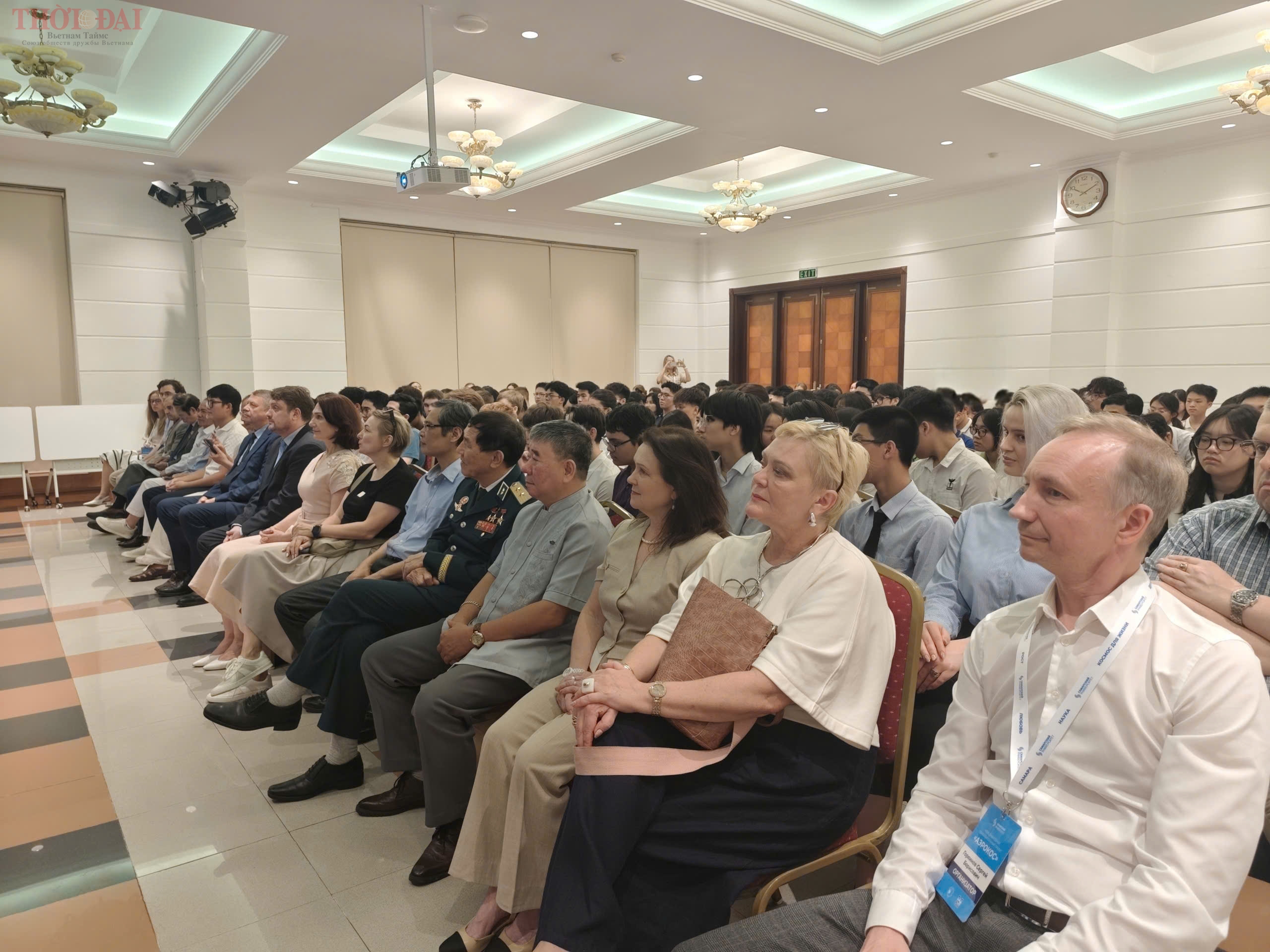 В Ханое открылся международный образовательный проект «АЭРОКОС»