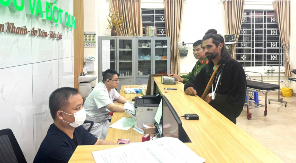 Своевременное спасение иностранных туристов в Лаокае