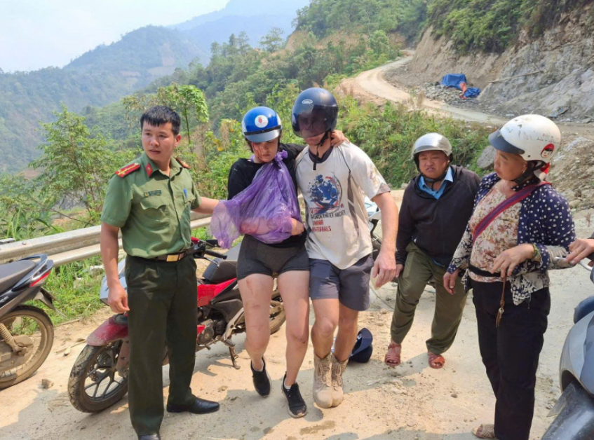 Своевременное спасение иностранных туристов в Лаокае