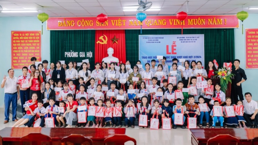 Zhi Shan Foundation предоставляет 248 стипендий для школьников и студентов в Хюэ