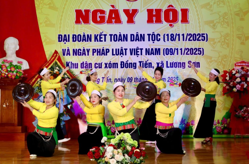 Доверие и поддержка народа — надежная опора для дела строительства и защиты Отечества