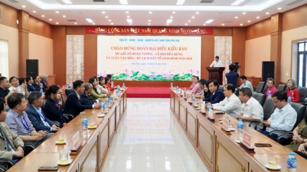 Вьетнамская диаспора посетила Футхо, чтобы почтить память королей Хунгов