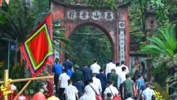 Сто деревьев — один корень, сто детей — один дом